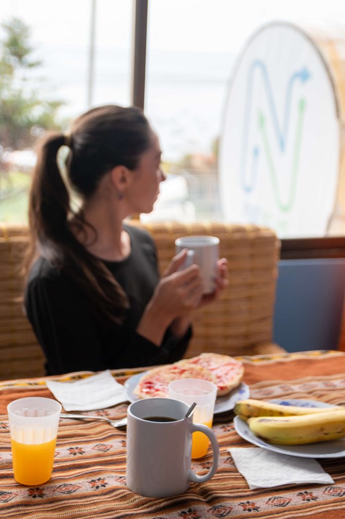 desayuno frente al lago